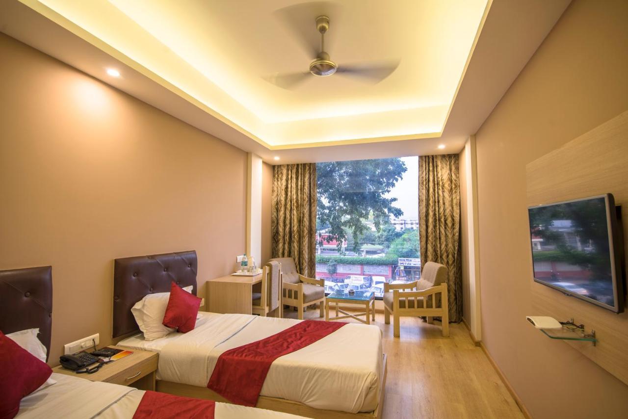 Palette Hotel Nisarga By Sunday Bhopal Exterior foto