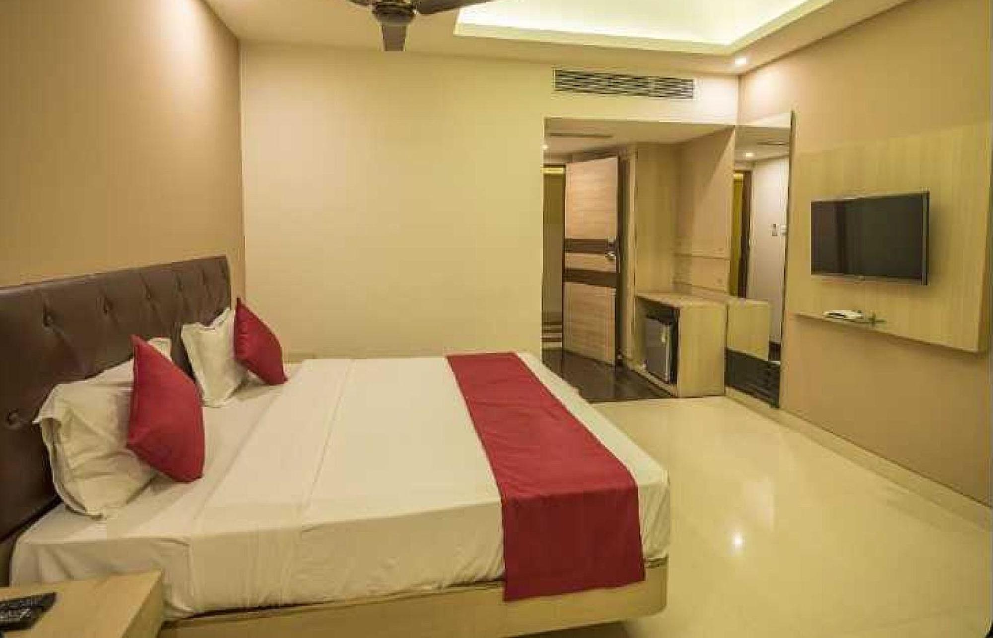 Palette Hotel Nisarga By Sunday Bhopal Exterior foto